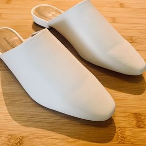 Banana Republic - Flat Mule (White)